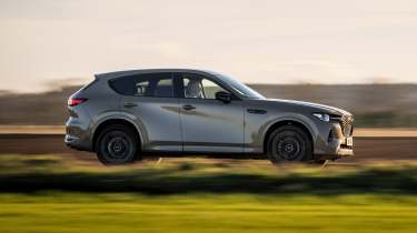 Mazda CX-60 - side action