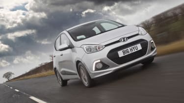 Hyundai i10 1.2 Premium front action