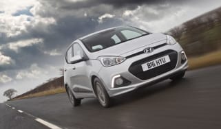 Hyundai i10 1.2 Premium front action