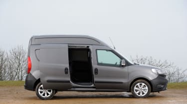 Fiat Doblo Cargo van 2015 - high roof side door