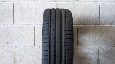 Auto Express Tyre Test 2025 - Kuhmo Ecsta PS72