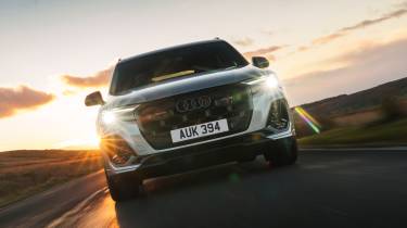 Audi Q7 - front tracking