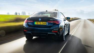 BMW i4 M60 - rear tracking