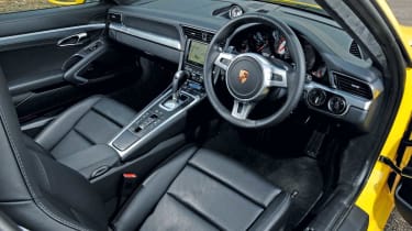 Porsche 911 Carrera S interior