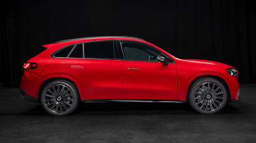 Mercedes GLC - side studio