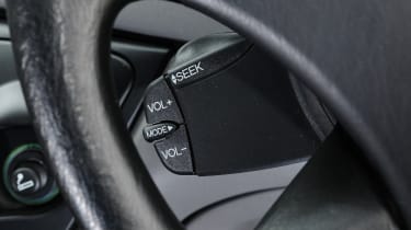 Ford Focus Mk1 - volume control