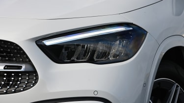 Mercedes GLA - headlight