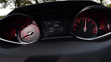 Peugeot 308 GTi - dials