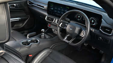 Ford Mustang - dashboard