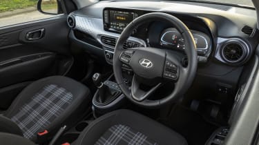 Hyundai i10 - interior