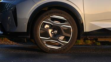 Peugeot E-5008 - alloy wheel