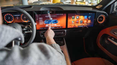 Mercedes GLB - touchscreen