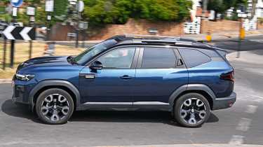 Dacia Bigster Journey hybrid 155 - side profile