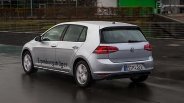 Volkswagen Golf Plug-in hybrid 2014 rear tracking