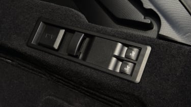 BMW M3 Touring - in-boot rear seat controls