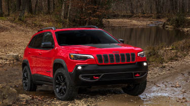 2018 Jeep Cherokee Trailhawk front quarter