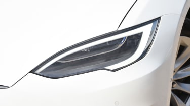 Tesla Model S 60D 2016 - headlight