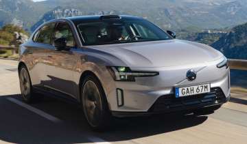 Volvo ES90 - front
