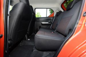 Suzuki Ignis - rear seats