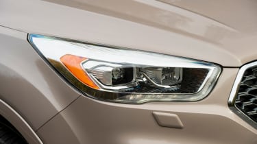 Ford Kuga Vignale 2016 - front headlight