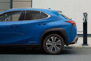 Lexus UX 300e - side charging