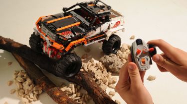 Lego Technic 4x4 R/C Rock Crawler