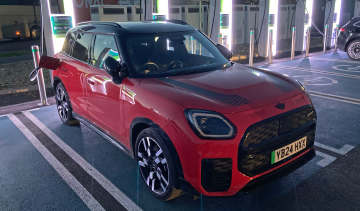 MINI Countryman SE ALL4 JCW long-termer - fleetwatch charging