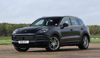 Porsche Cayenne E-Hybrid - front static