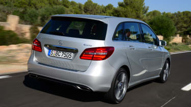 Mercedes B220 CDI 4MATIC Sport - rear tracking