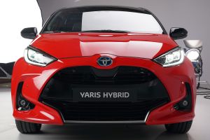 Toyota Yaris - front static studio