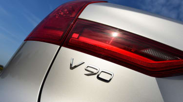 Volvo V90 T8 - V90 badge