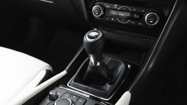 Mazda 3 Fastback - gear lever