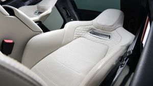 Jaguar F-Pace SVR - seats