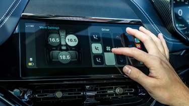 Apple CarPlay Ultra - climate control