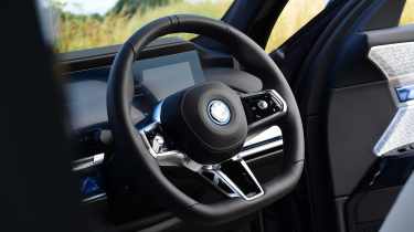 BMW i7 - steering wheel