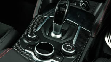 阿尔法罗密欧Stelvio Quadrifoglio——传播