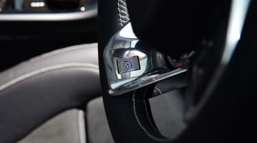 Volvo XC40  steering wheel