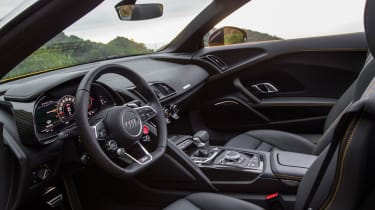 Audi R8 Spyder 2016 - interior
