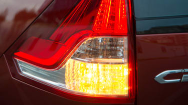Honda CR-V 2.0-litre petrol 2WD SE rear light