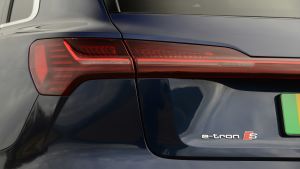 Audi e-tron S - rear lights