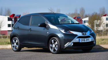 Toyota Aygo x-clusiv - front static