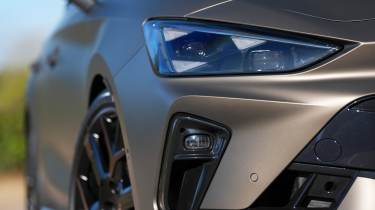 Cupra Leon - headlight
