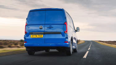 Volkswagen Transporter - rear tracking