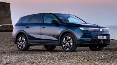 Vauxhall Grandland PHEV - front angled