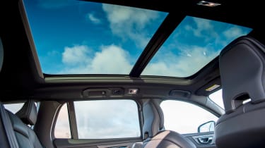 Volvo V60 T8 Twin Engine - panoramic roof