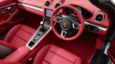 Convertible megatest - Porsche 718 Boxster - interior