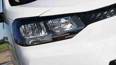 Citroen e-Dispatch - head light detail