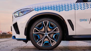 BMW iX5 Hydrogen - wheel