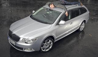 Skoda Superb Estate header