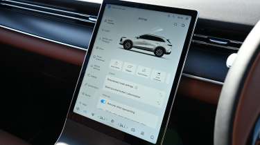 Lepas L8 - infotainment